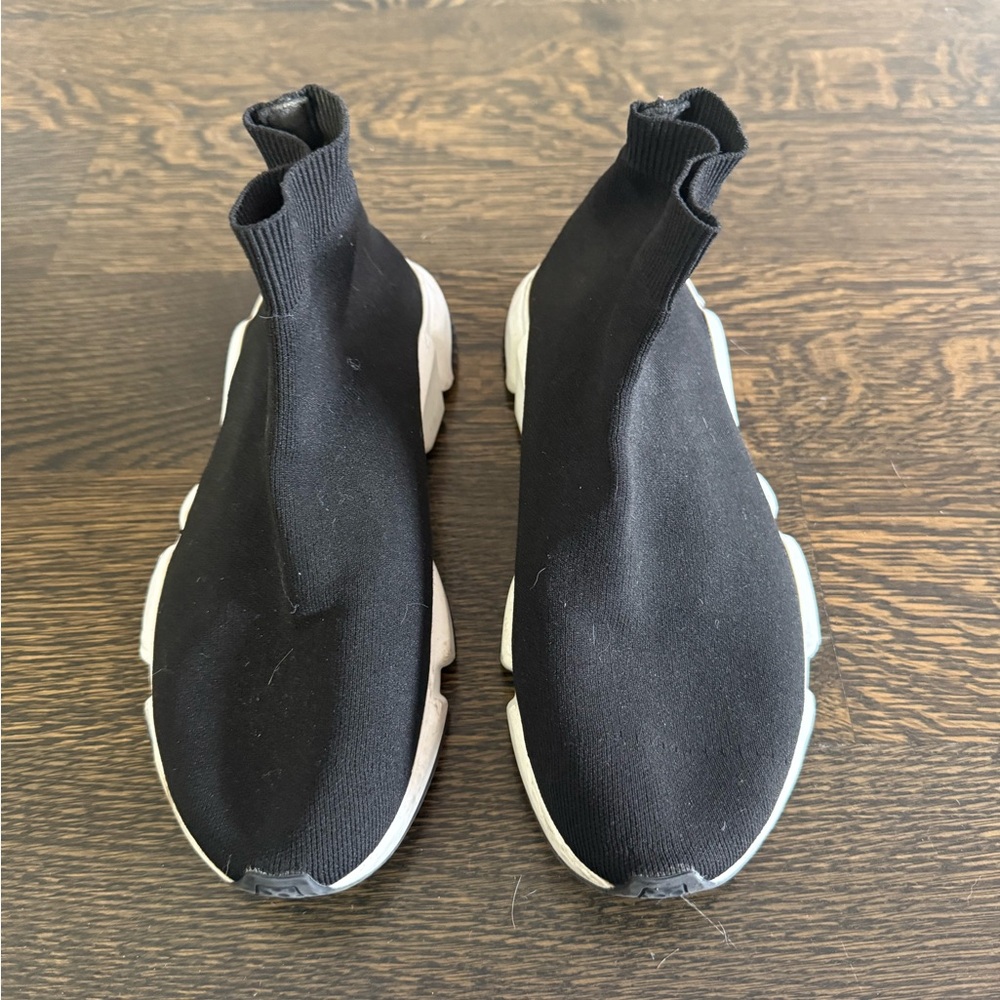 Lightly worn mens Balenciaga sneakers size 8.5 - Picture 2 of 3